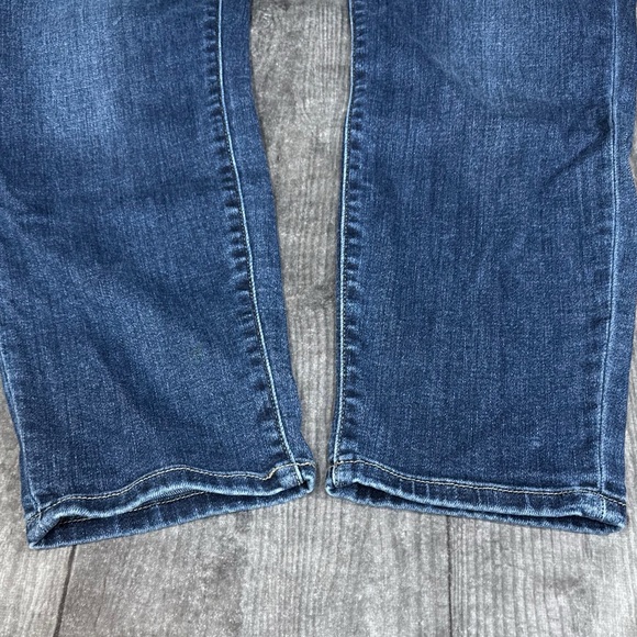 Judy Blue Cropped Slim Jeans [13106] - Picture 4 of 8